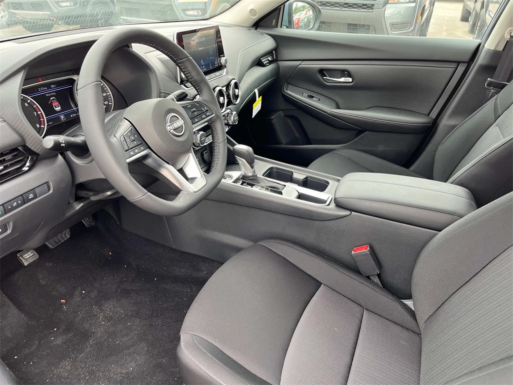 Vehicle image 11 of 26