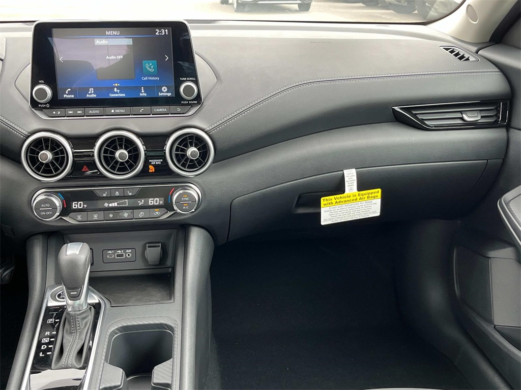 Vehicle image 13 of 26
