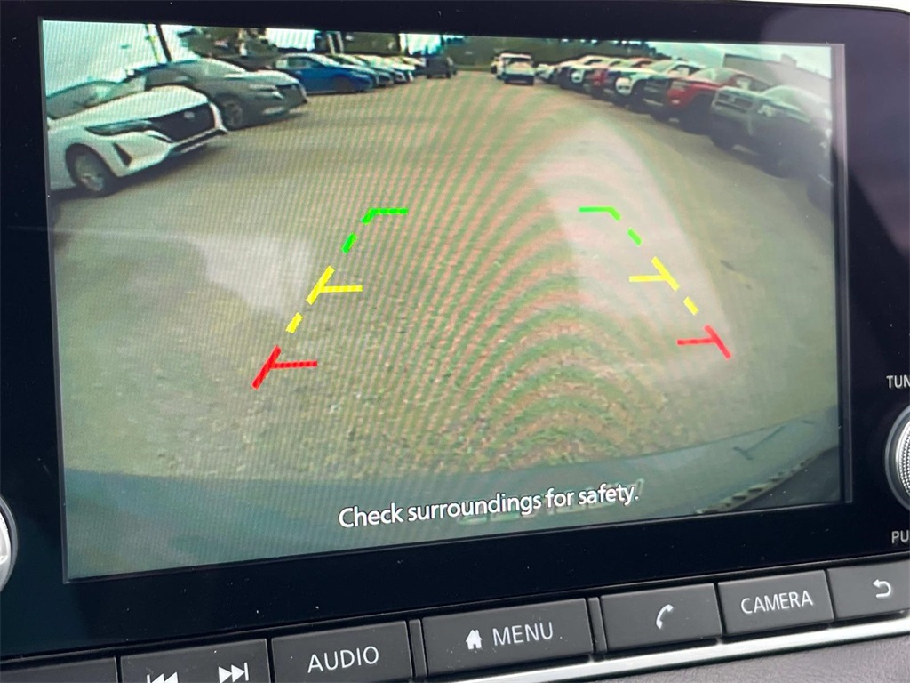 Vehicle image 16 of 26