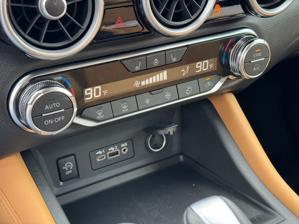 Vehicle image 12 of 27