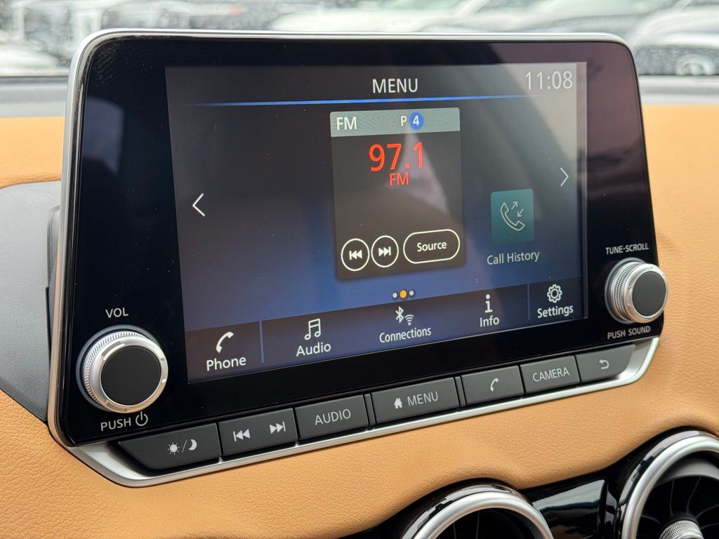 Vehicle image 9 of 27