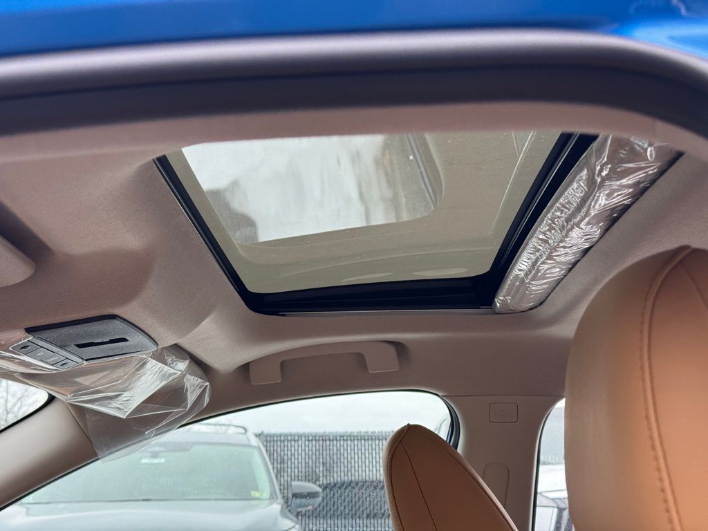 Vehicle image 22 of 27