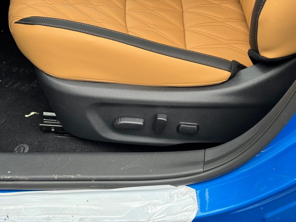 Vehicle image 18 of 27