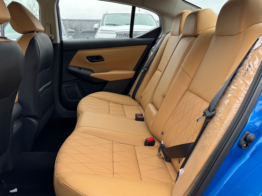 Vehicle image 19 of 27