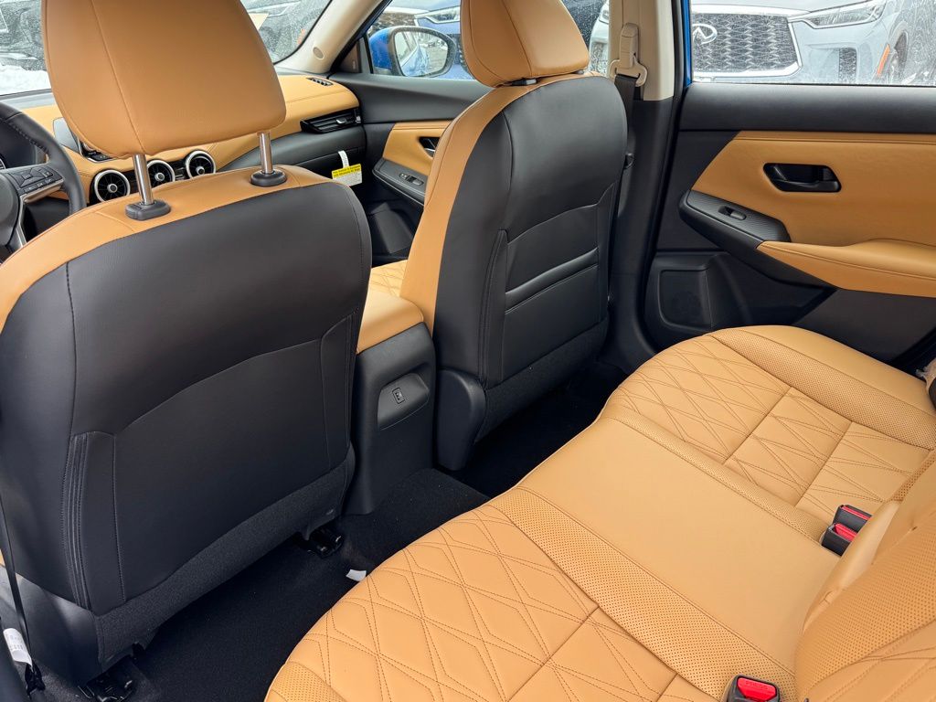 Vehicle image 20 of 27