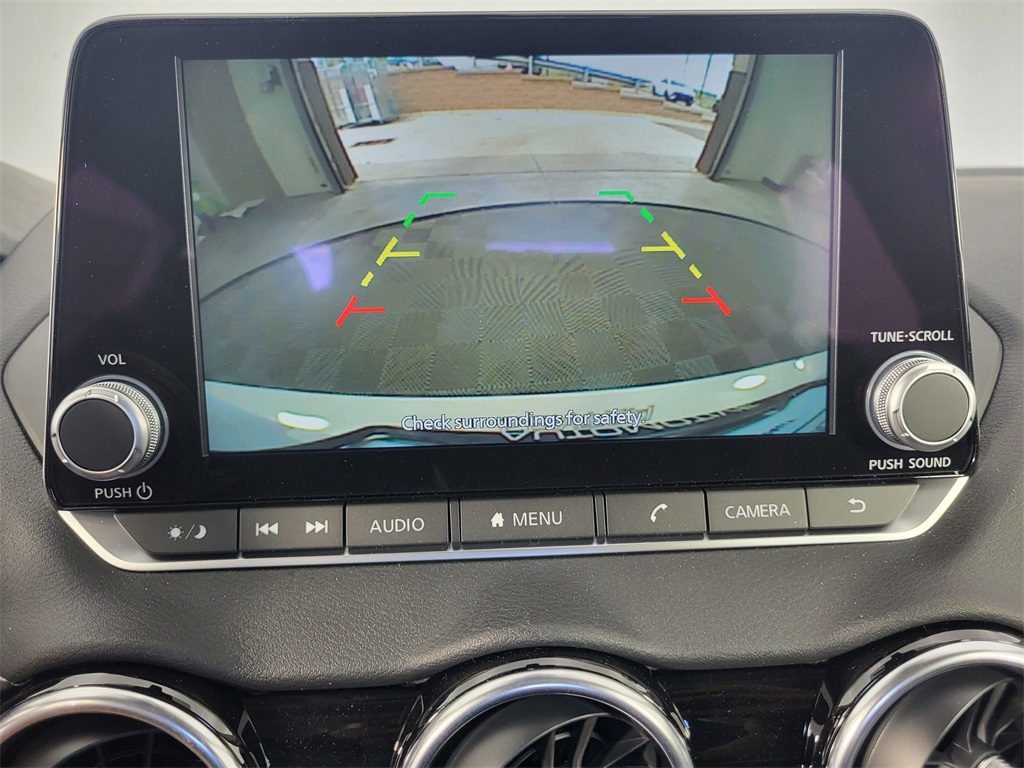 Vehicle image 16 of 24