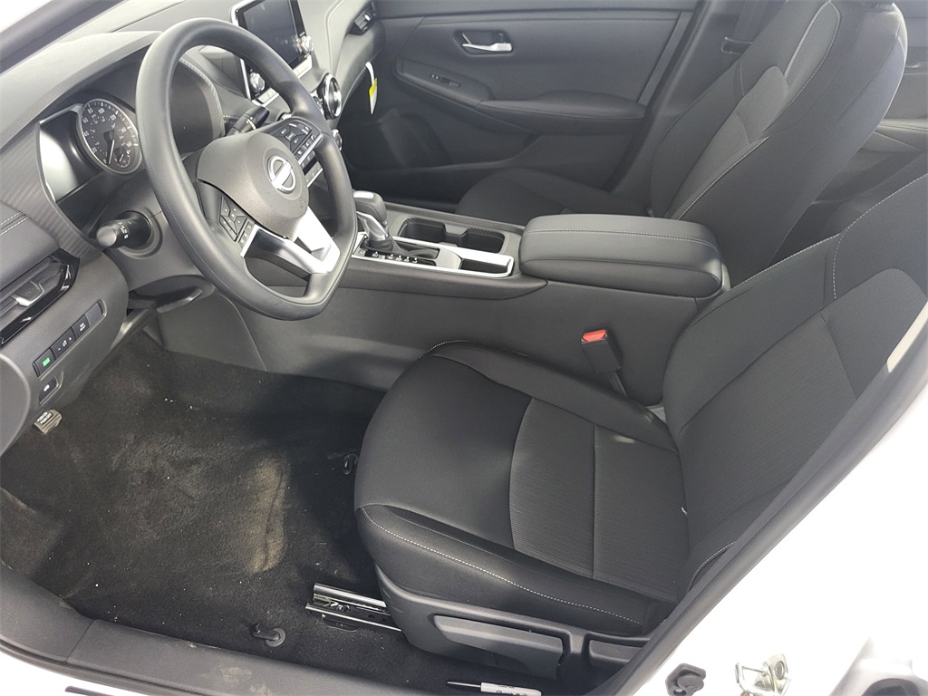 Vehicle image 9 of 24