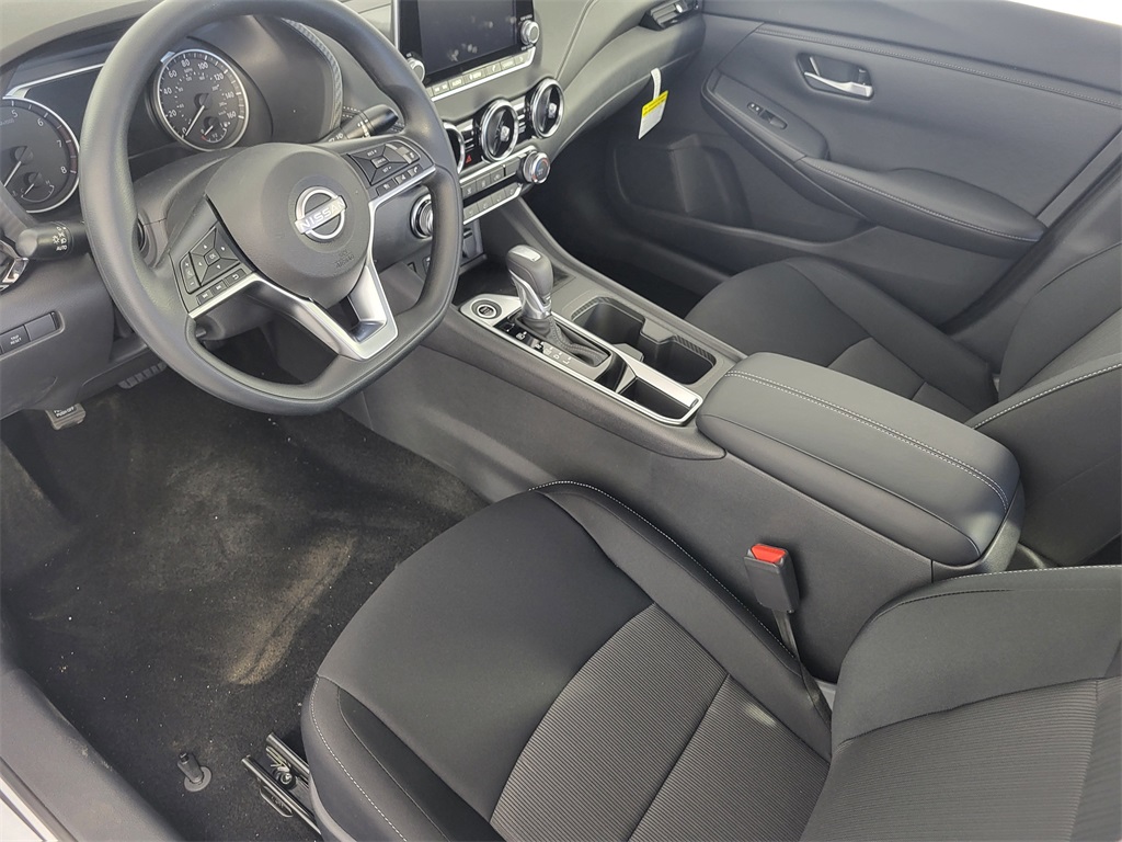 Vehicle image 8 of 24