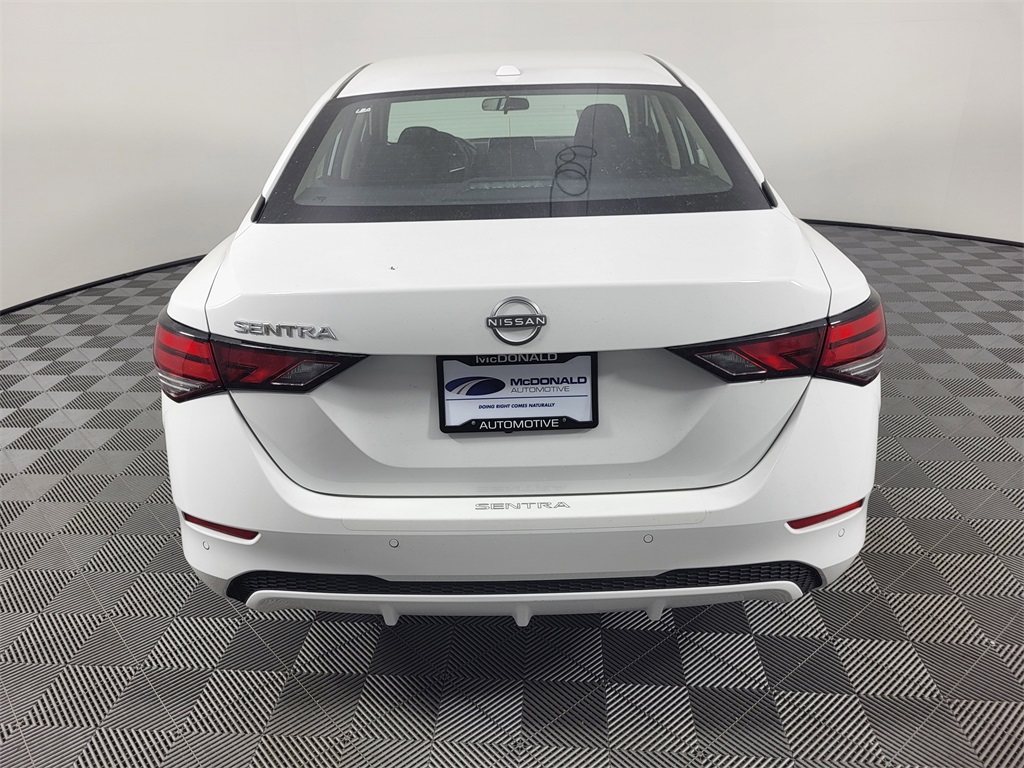 Vehicle image 6 of 24