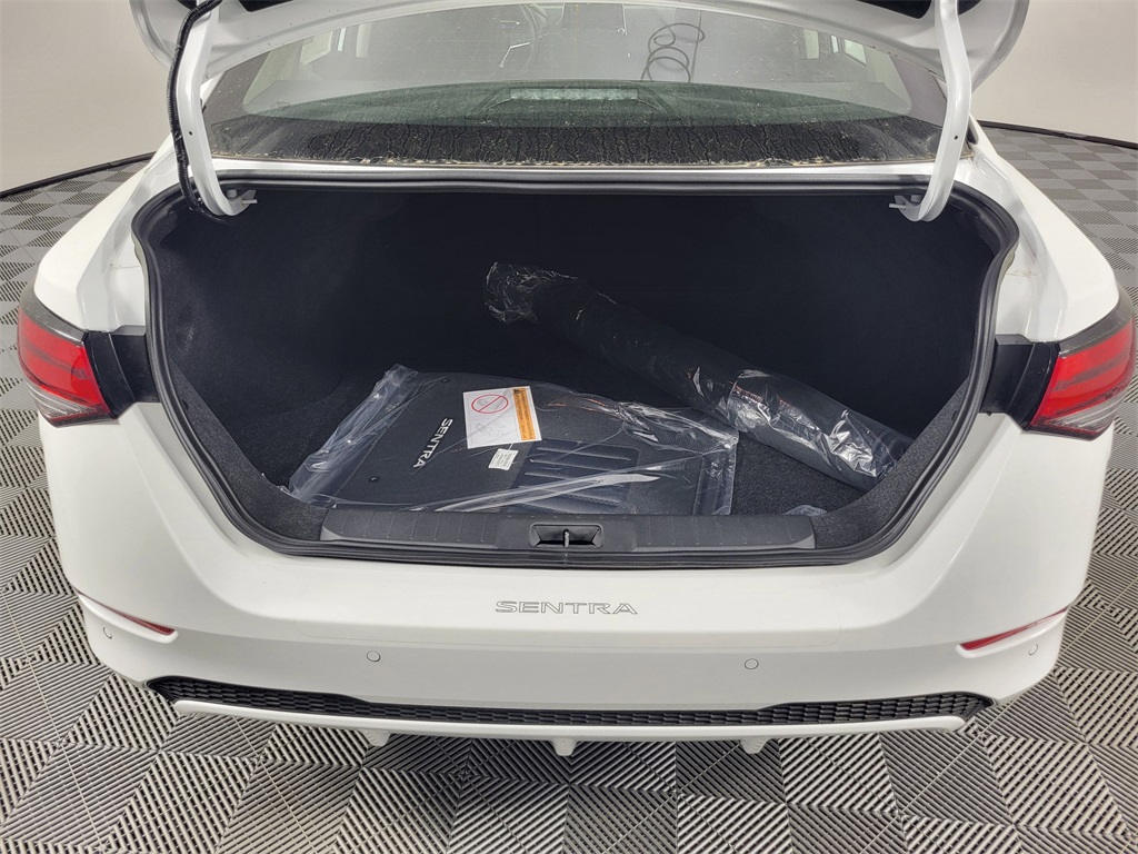 Vehicle image 20 of 24