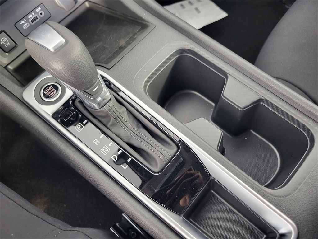 Vehicle image 13 of 24