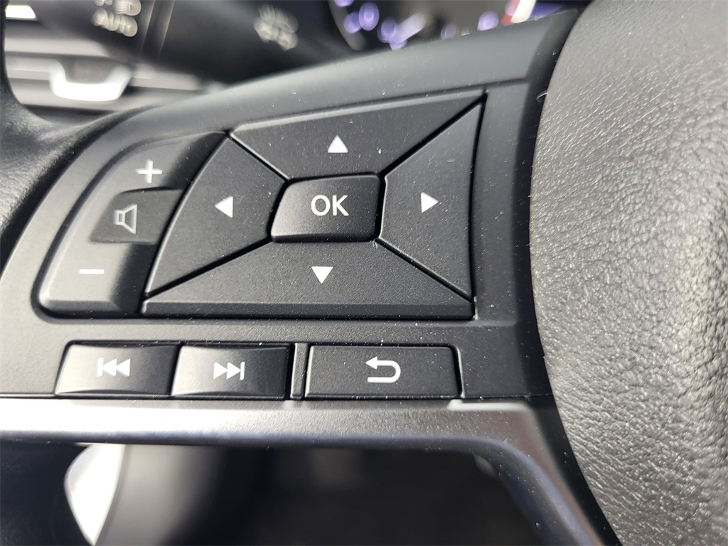 Vehicle image 23 of 24