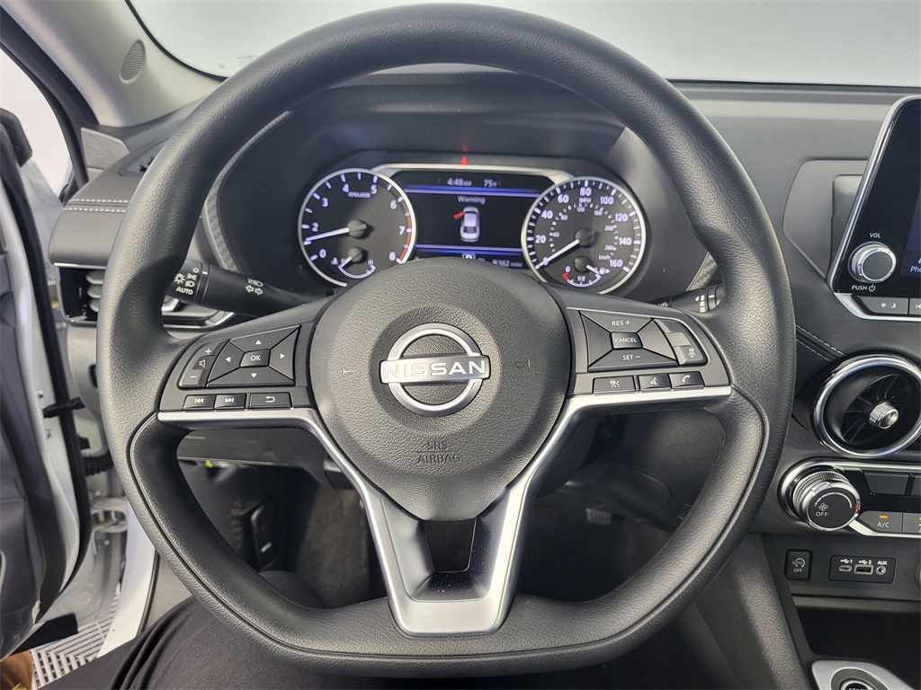 Vehicle image 14 of 24