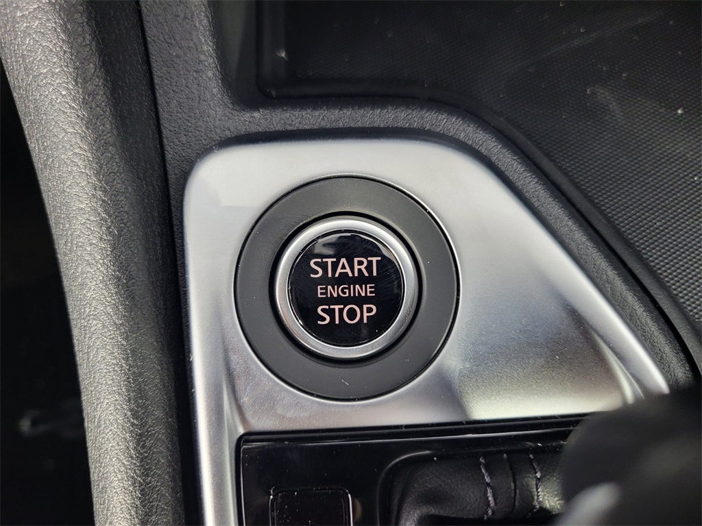 Vehicle image 22 of 24