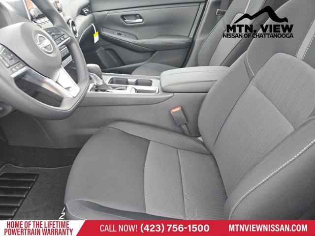 Vehicle image 10 of 18