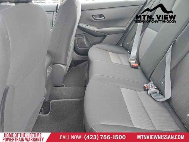 Vehicle image 11 of 18