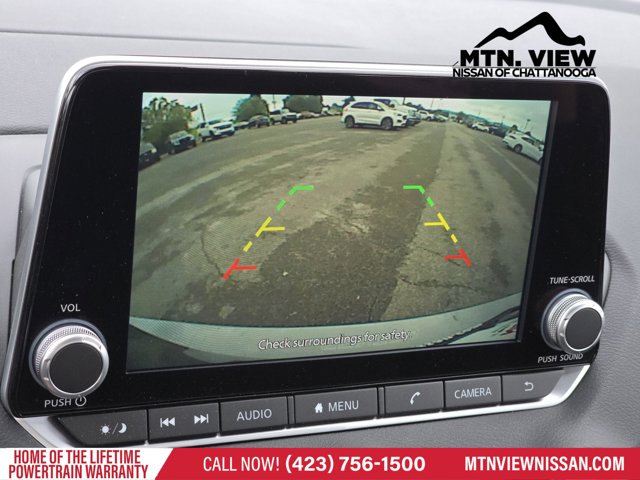 Vehicle image 16 of 18