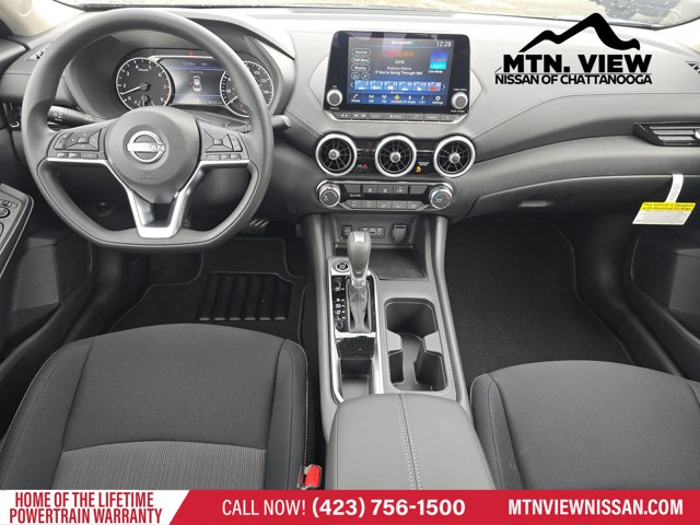 Vehicle image 8 of 18