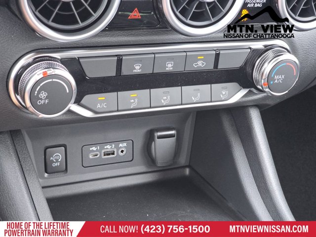 Vehicle image 17 of 18