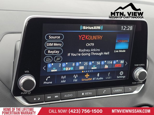 Vehicle image 15 of 18