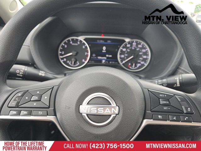 Vehicle image 14 of 18