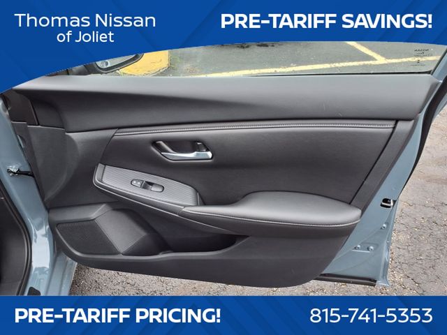 Vehicle image 19 of 25