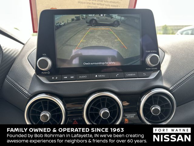 Vehicle image 14 of 36