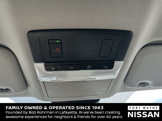 Vehicle image 21 of 36