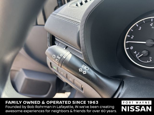 Vehicle image 22 of 36