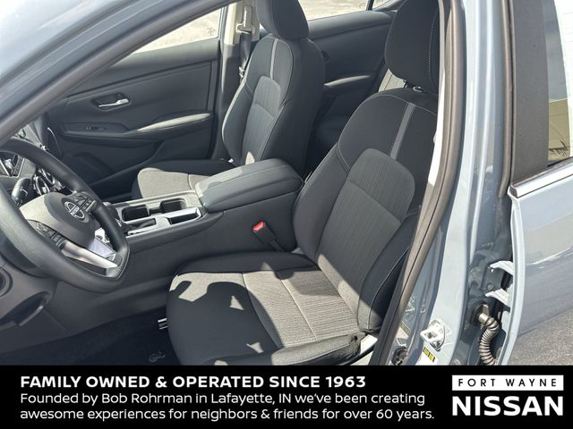 Vehicle image 33 of 36