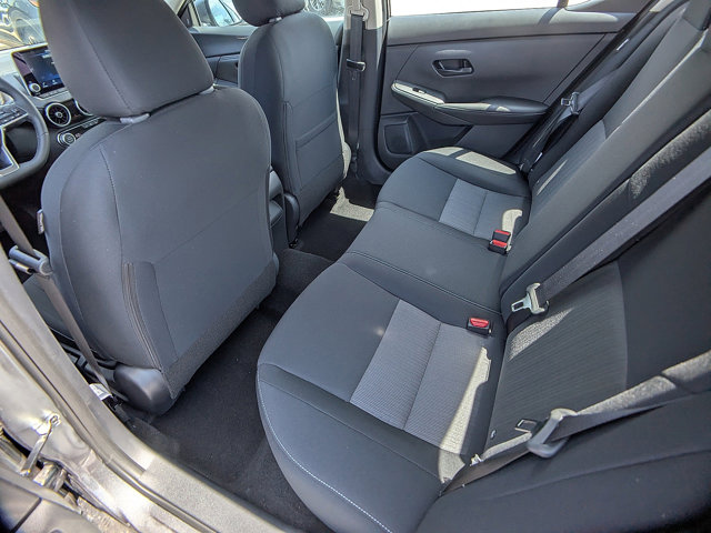 Vehicle image 10 of 27