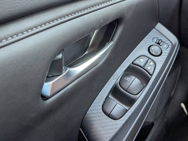 Vehicle image 22 of 27