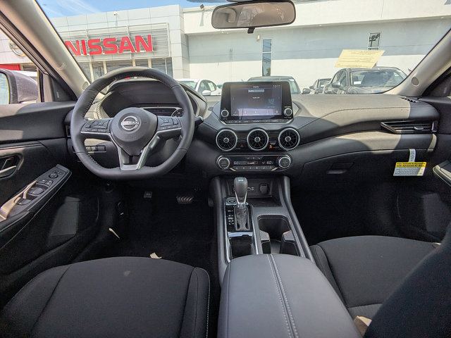 Vehicle image 13 of 27