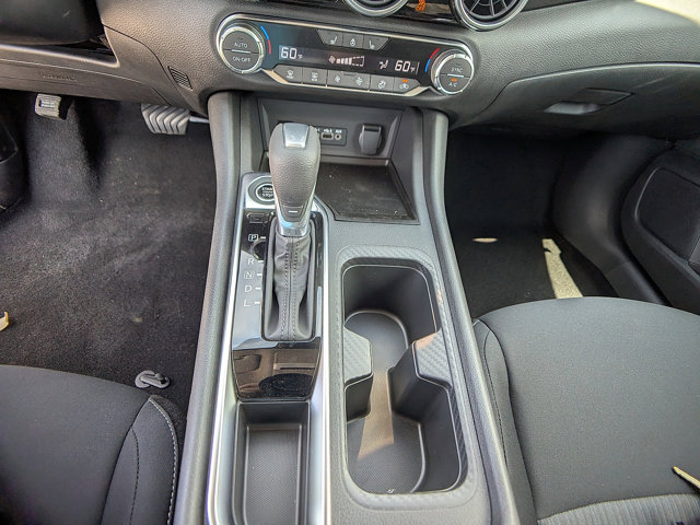 Vehicle image 17 of 27