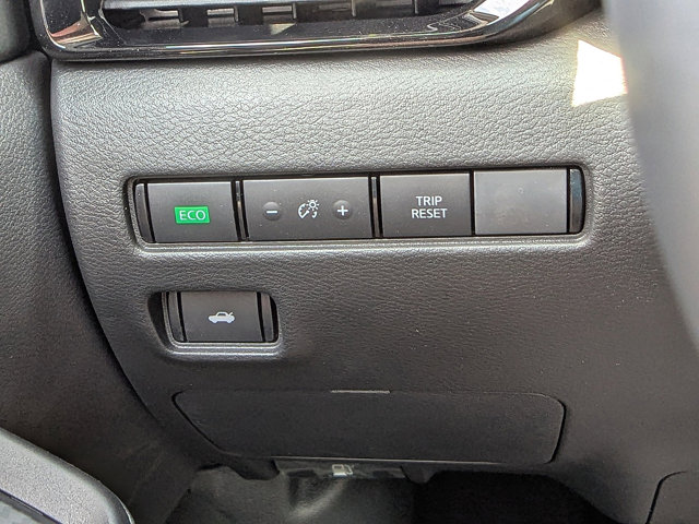Vehicle image 26 of 27