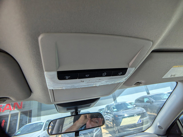 Vehicle image 23 of 27