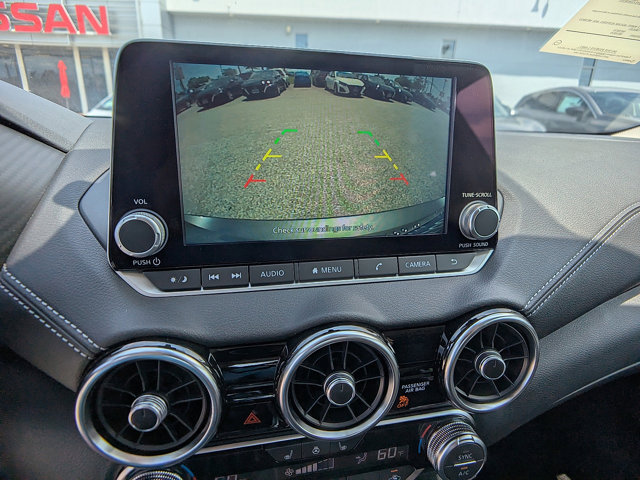 Vehicle image 15 of 27
