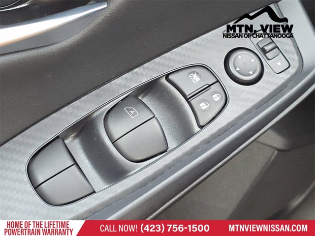Vehicle image 11 of 20