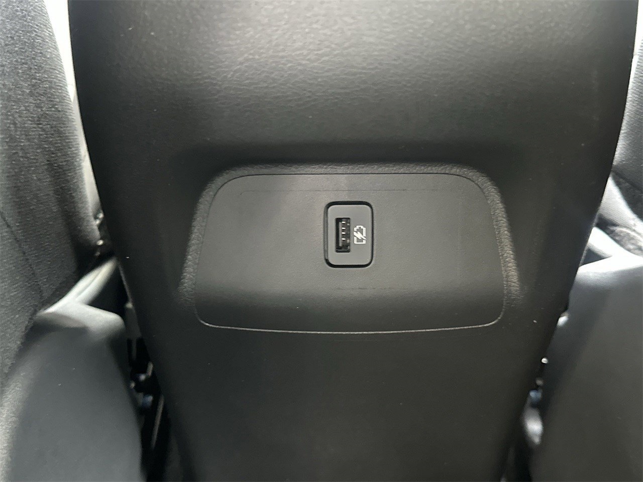 Vehicle image 22 of 32