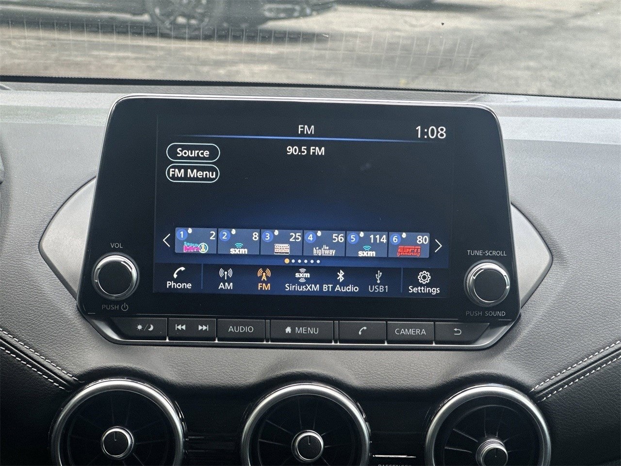 Vehicle image 14 of 32