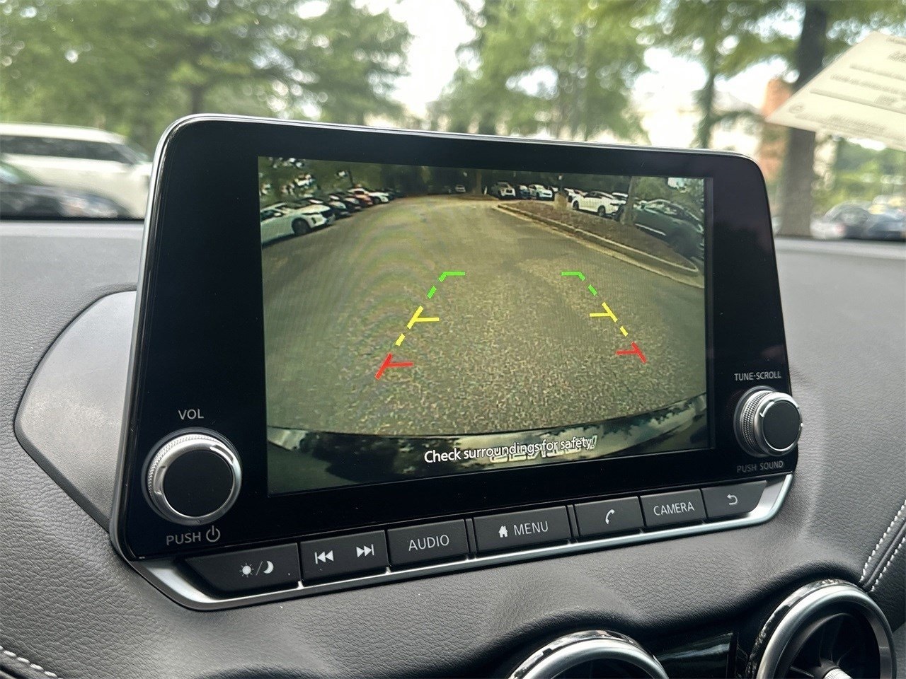 Vehicle image 13 of 32