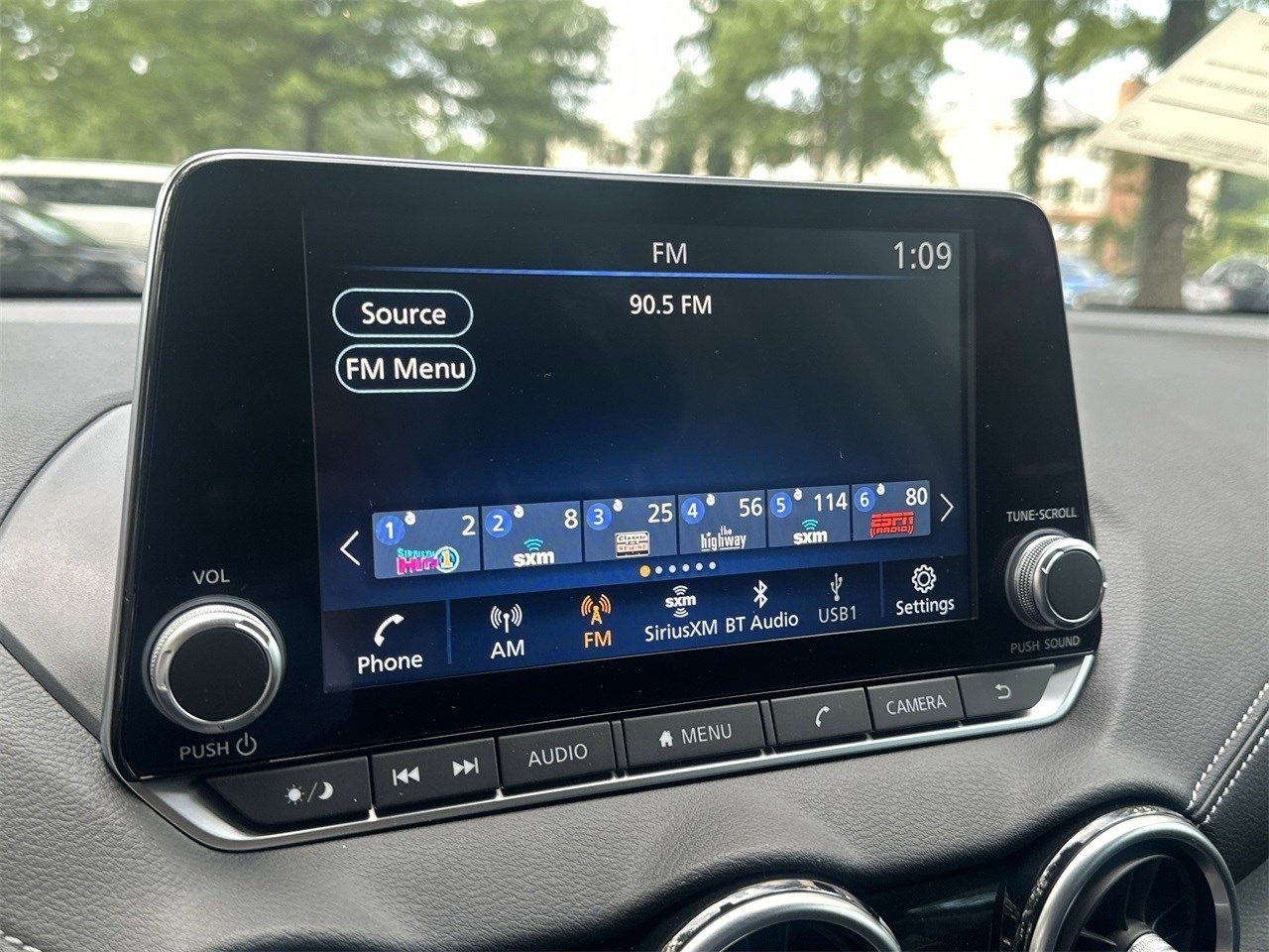 Vehicle image 12 of 32