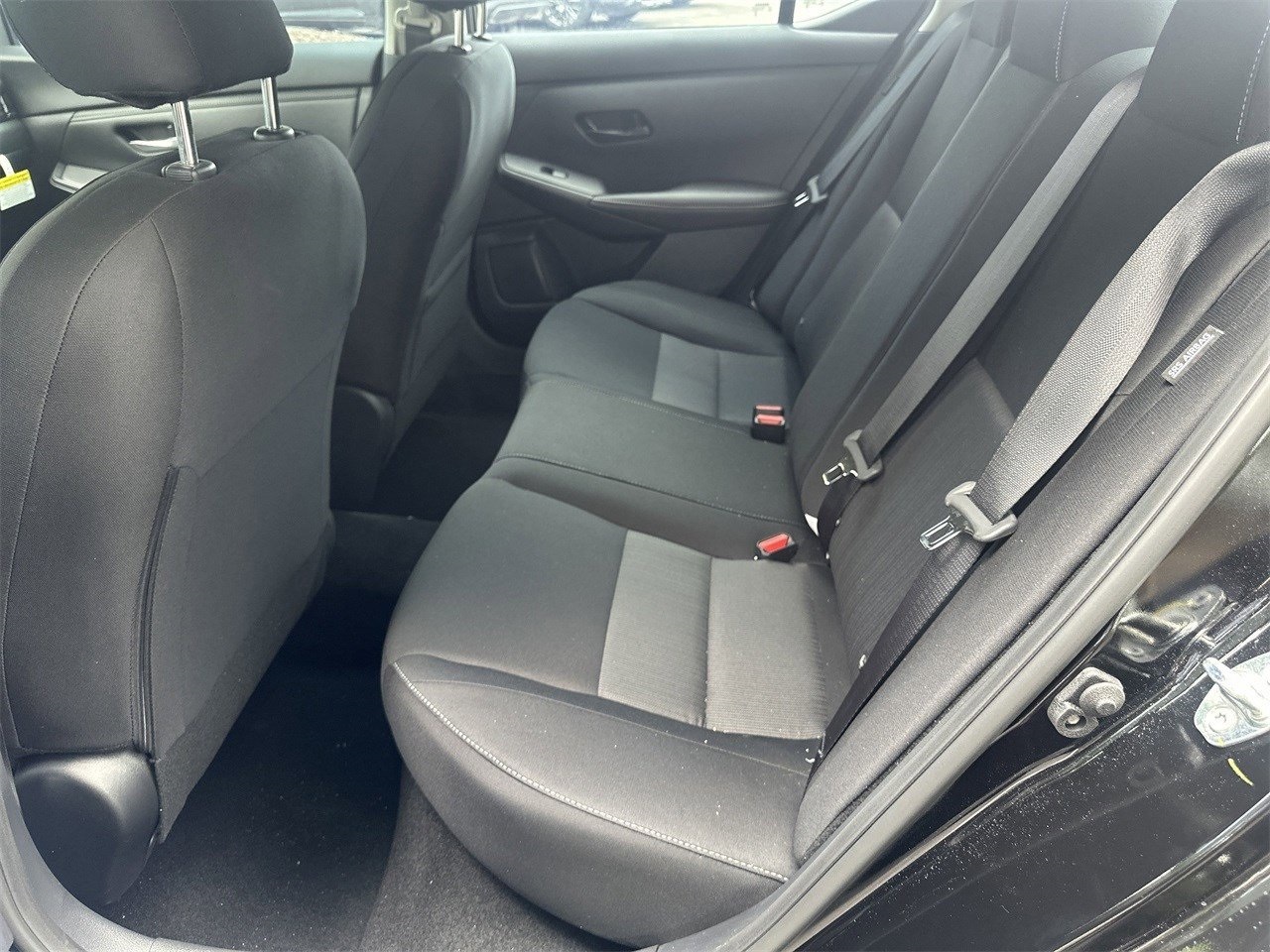 Vehicle image 7 of 32