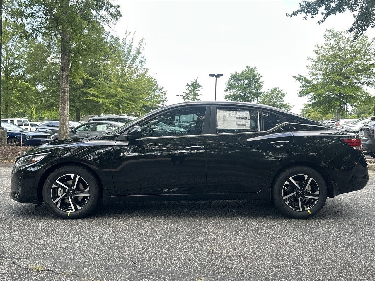 Vehicle image 4 of 32