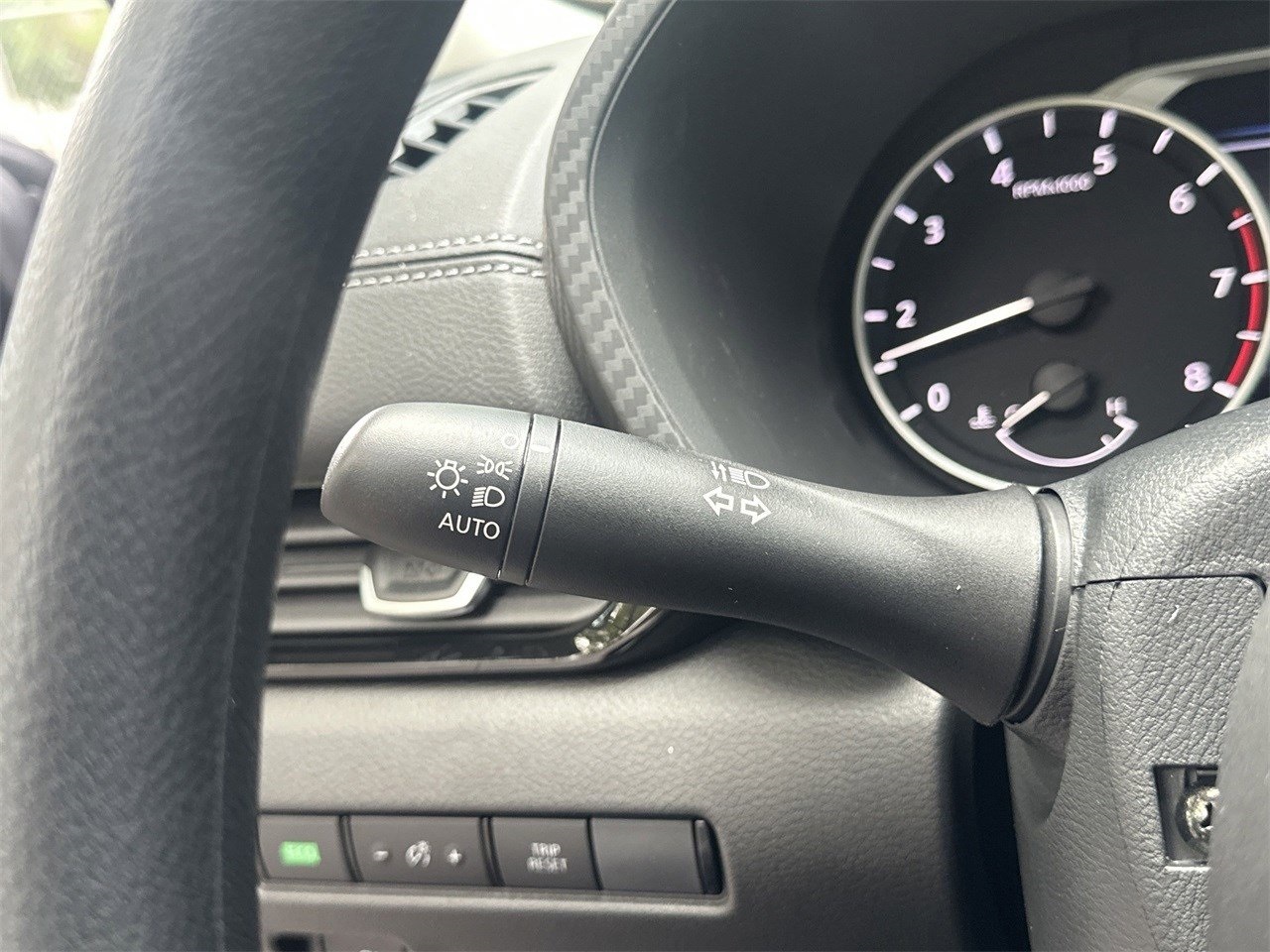 Vehicle image 26 of 32