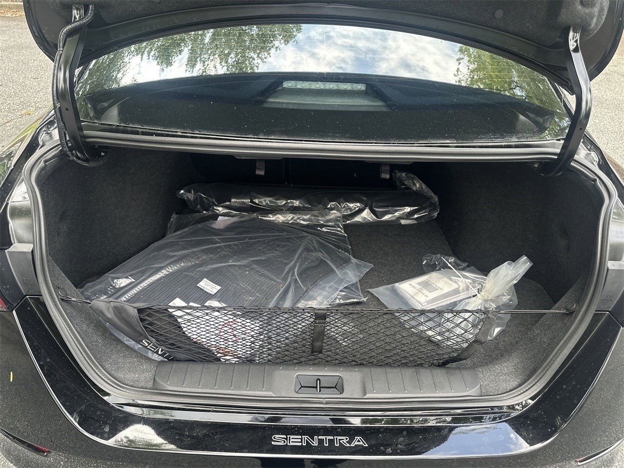 Vehicle image 6 of 32