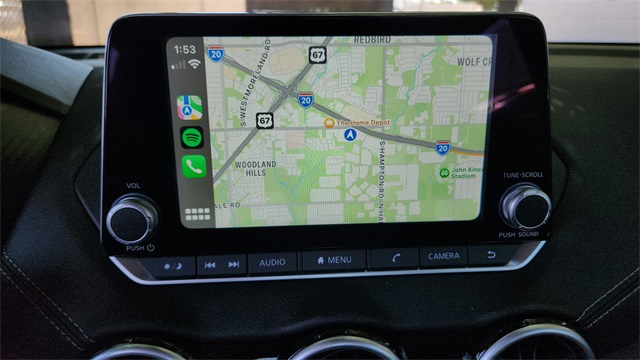 Vehicle image 21 of 40
