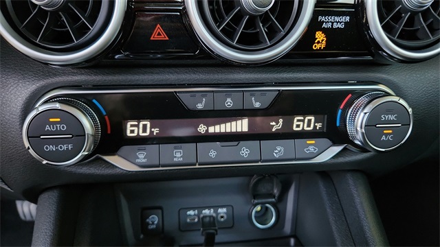 Vehicle image 36 of 40