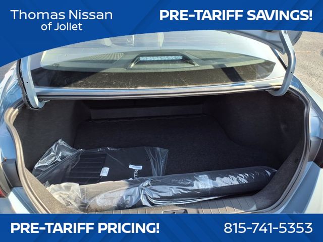 Vehicle image 10 of 25