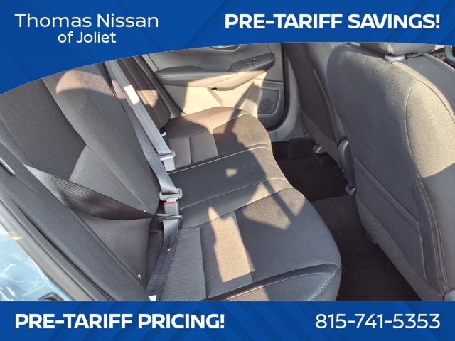 Vehicle image 13 of 25
